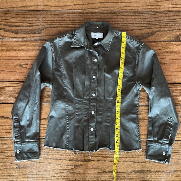 Current Elliot The Tella Button Front Shirt Army
Green Size S - Picture 8 of 15